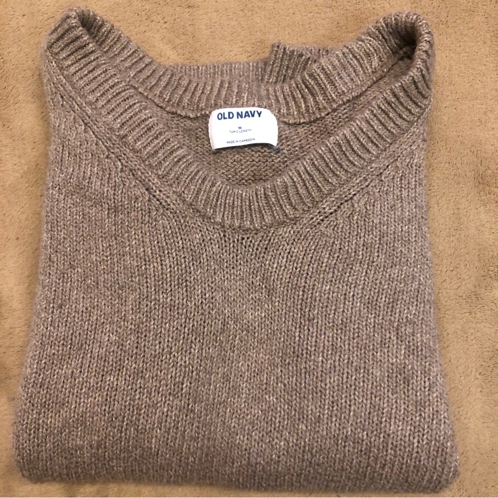 Old Navy Women's Sweater Size M Voop Neck Cotton Knit Tunic Length Oatmeal Color